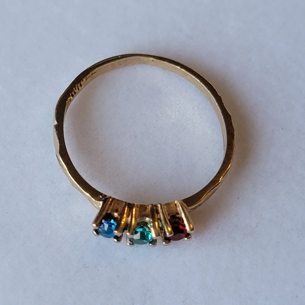 Triple Gemstone Gold Plated Vintage Ring Size 6 Textured Band Dainty